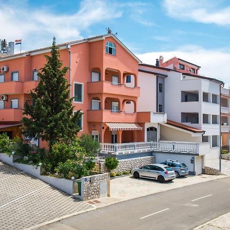 Apartments Mikanovic Crikvenica Exterior foto