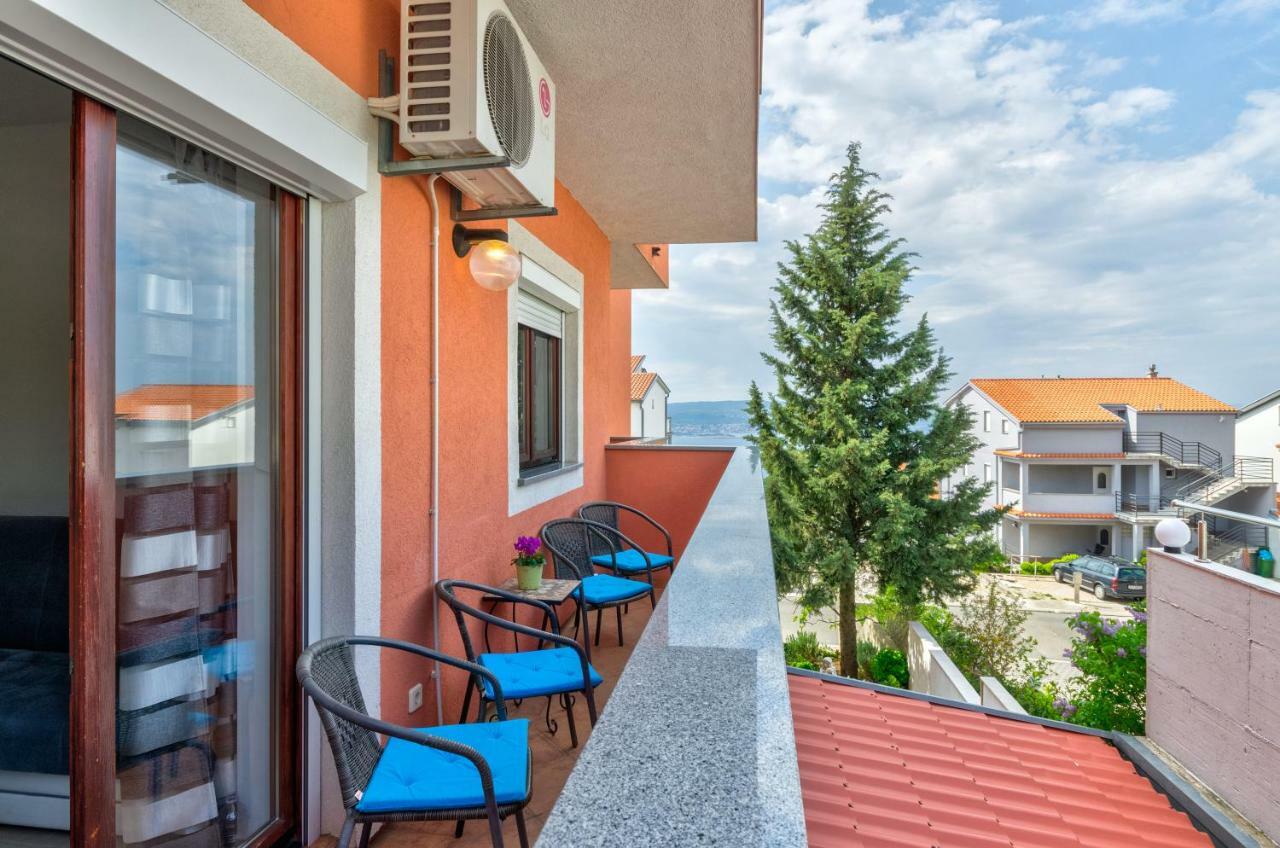 Apartments Mikanovic Crikvenica Exterior foto