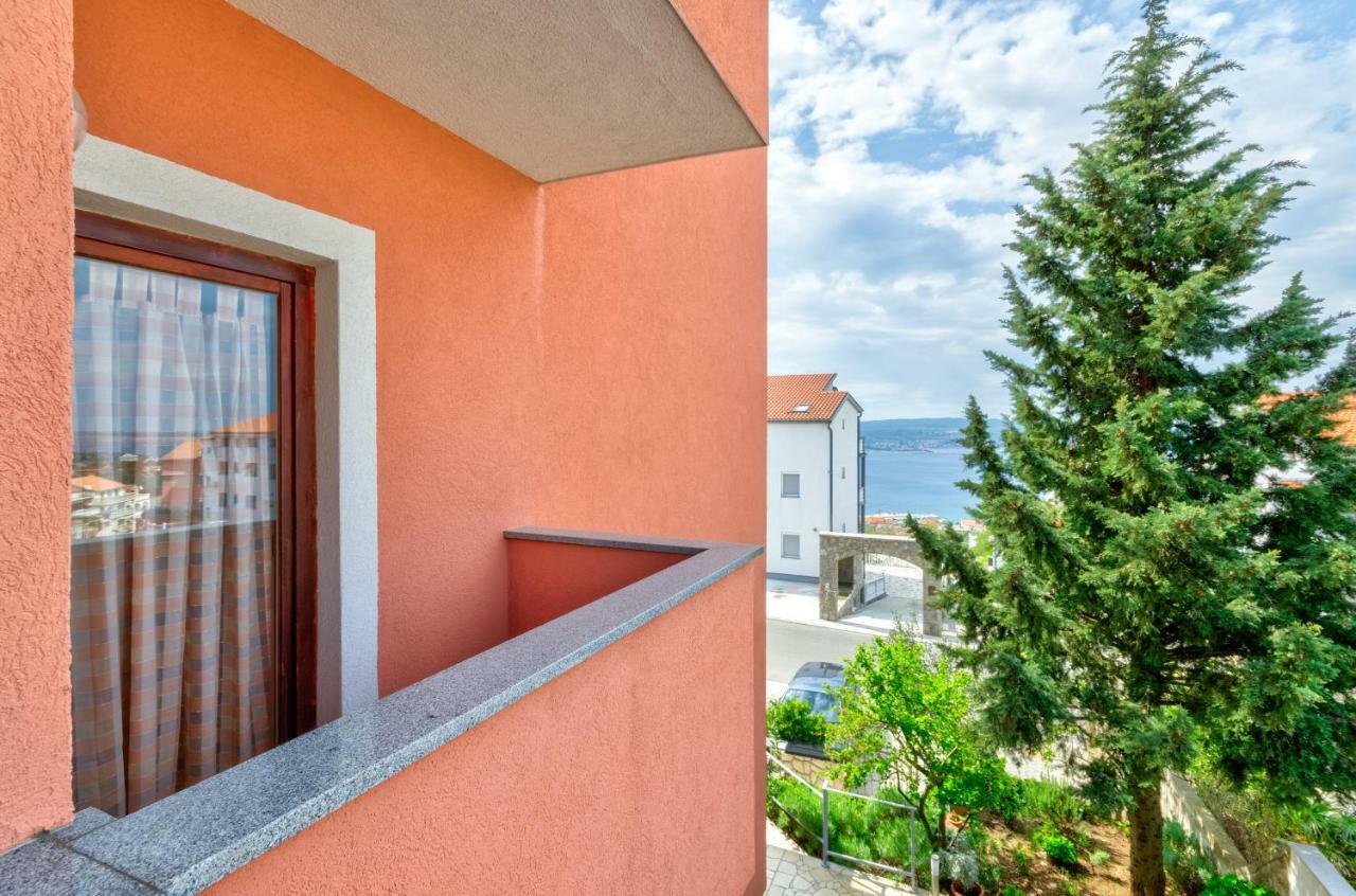 Apartments Mikanovic Crikvenica Exterior foto